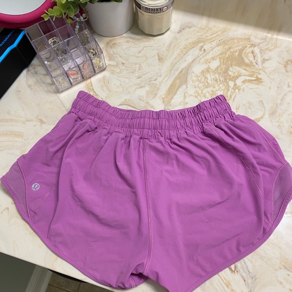 LULULEMON RARE SHORTS!! - Picture 4 of 6
